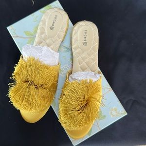 Birdies The Song Bird Color Citrine (yellow) Size 7.5 New in Box